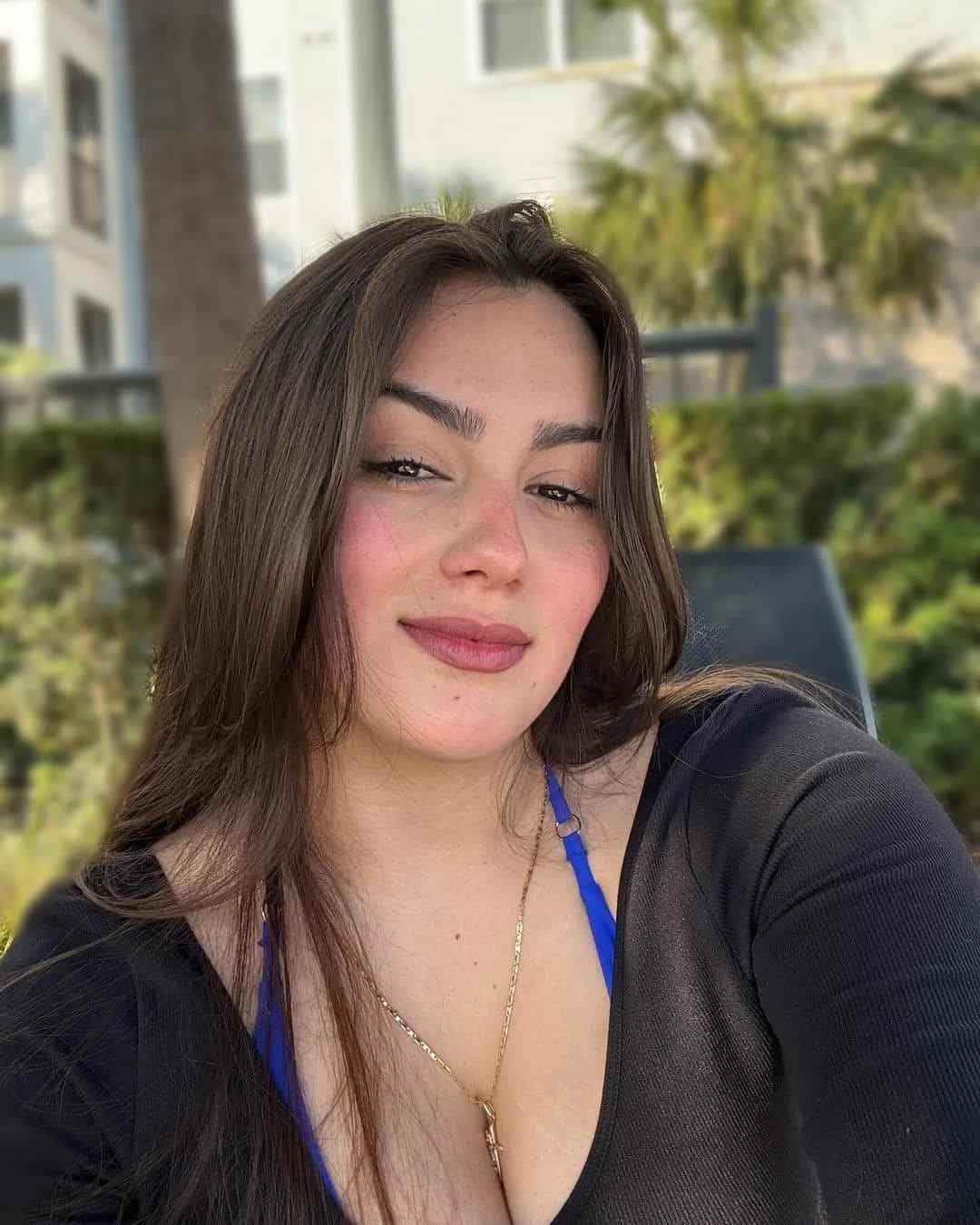 young escorts in karachi – luxury apartment and hotel meetups – photo 6 (image 73)