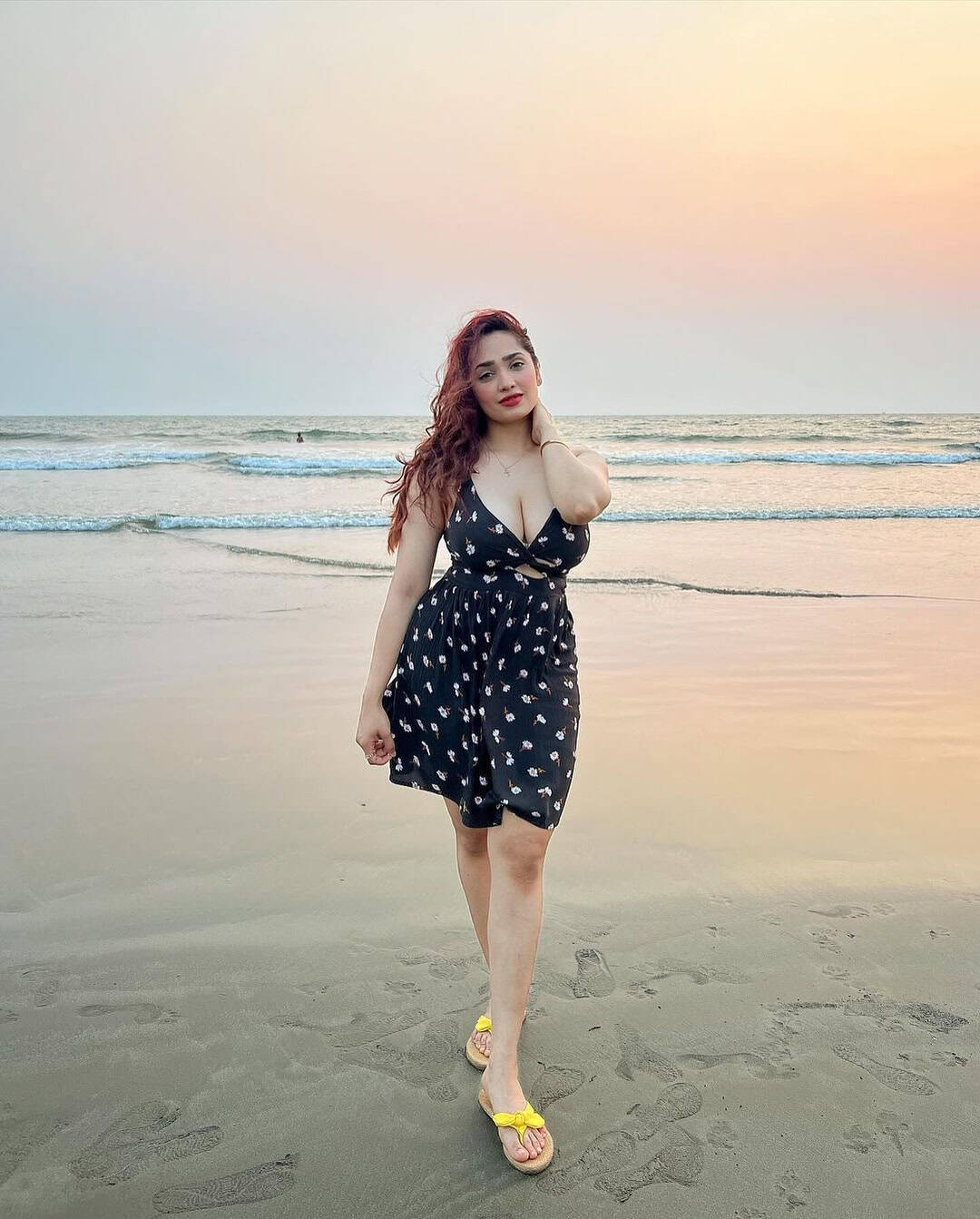 night girls in rawalpindi – private night girl service for hotel and home – photo 2 (image 2)